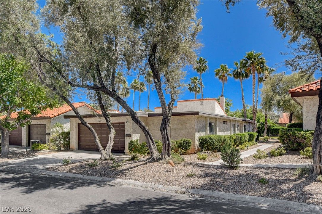2457 El Paseo Circle — photo 1