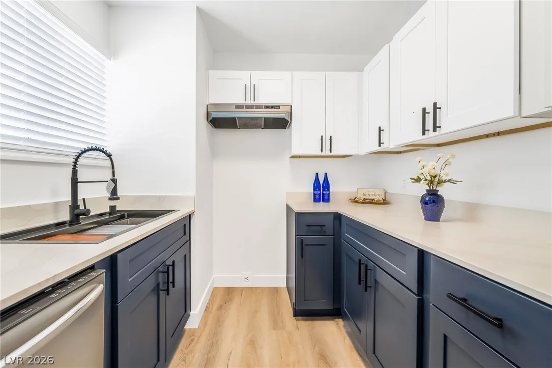 5009 Spencer Street D — photo 3 of 38