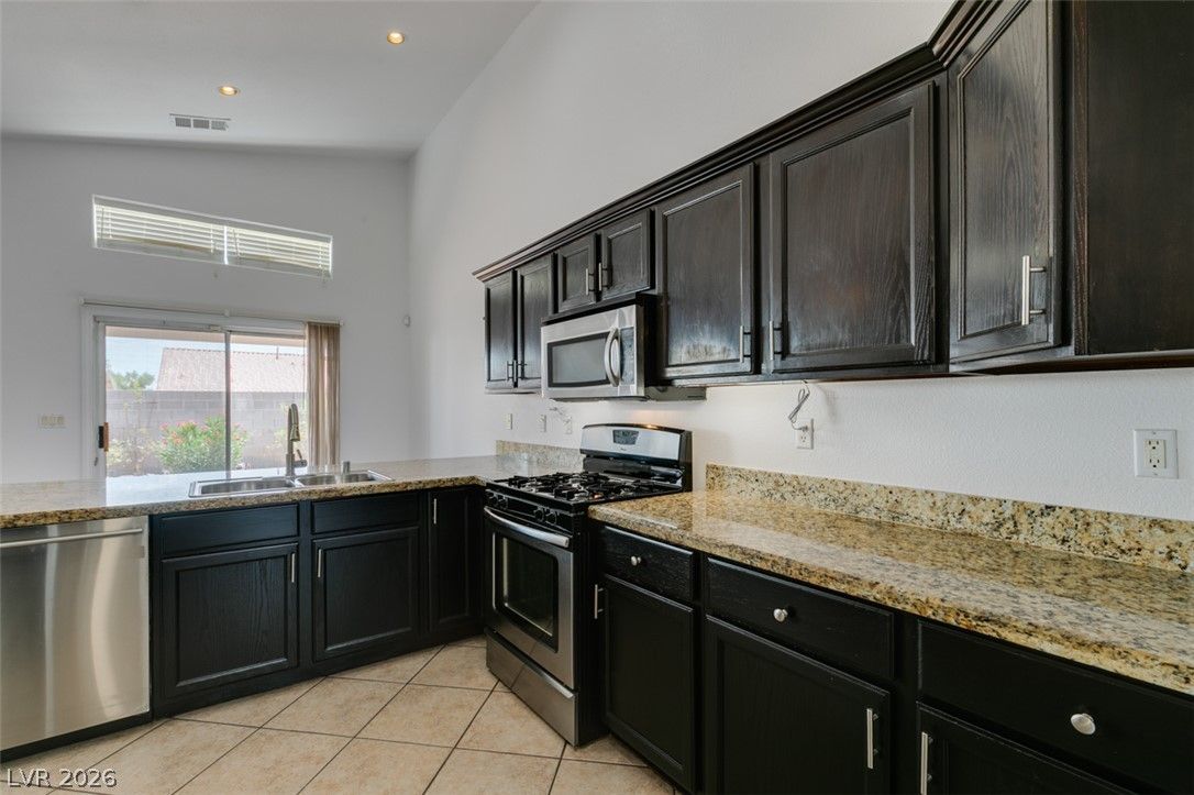 4411 Golden Palomino Lane — photo 3