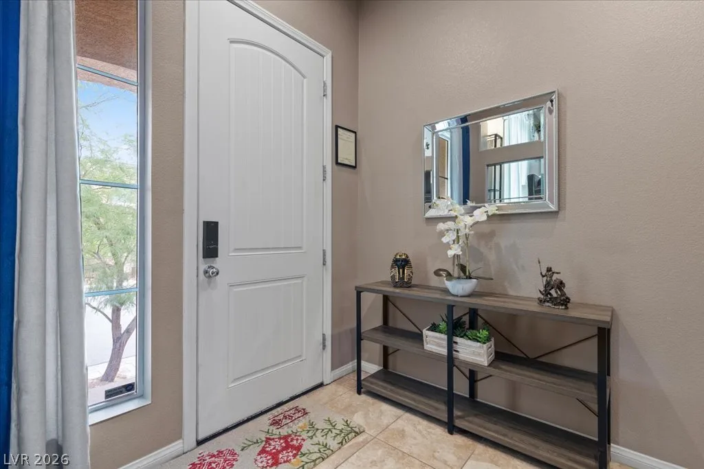 5493 Ledgewood Creek Avenue — photo 4