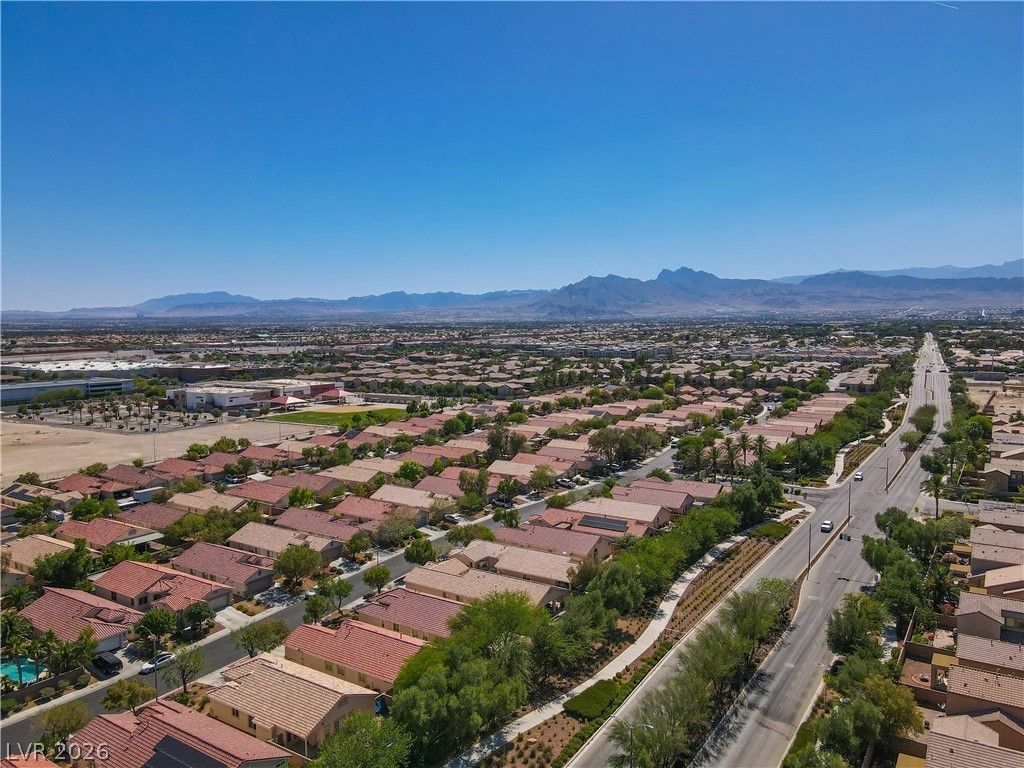 4329 Galapagos Avenue — photo 3 of 32