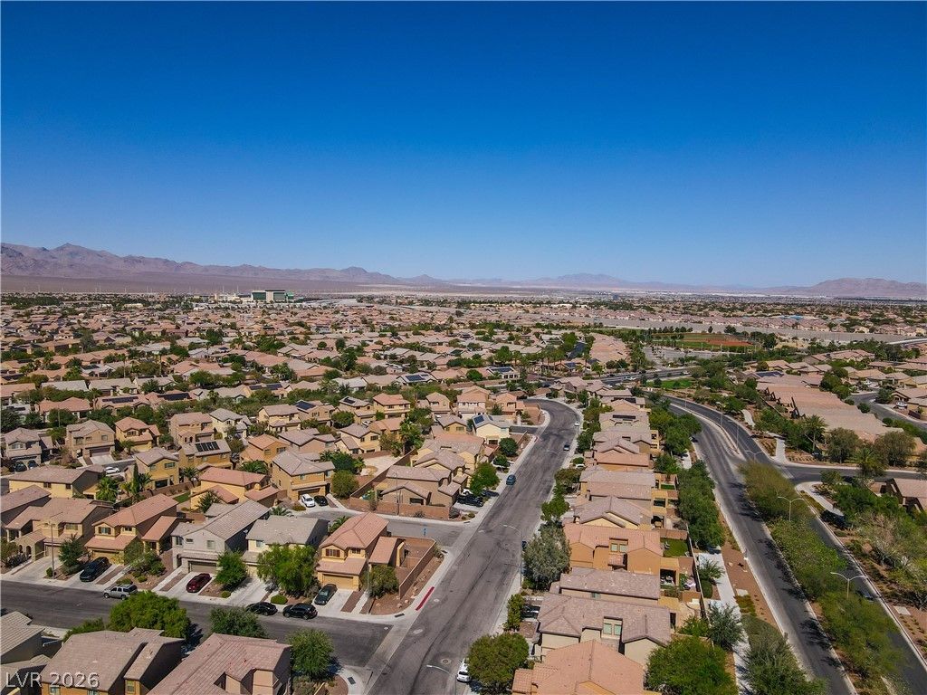 4329 Galapagos Avenue — photo 4 of 32