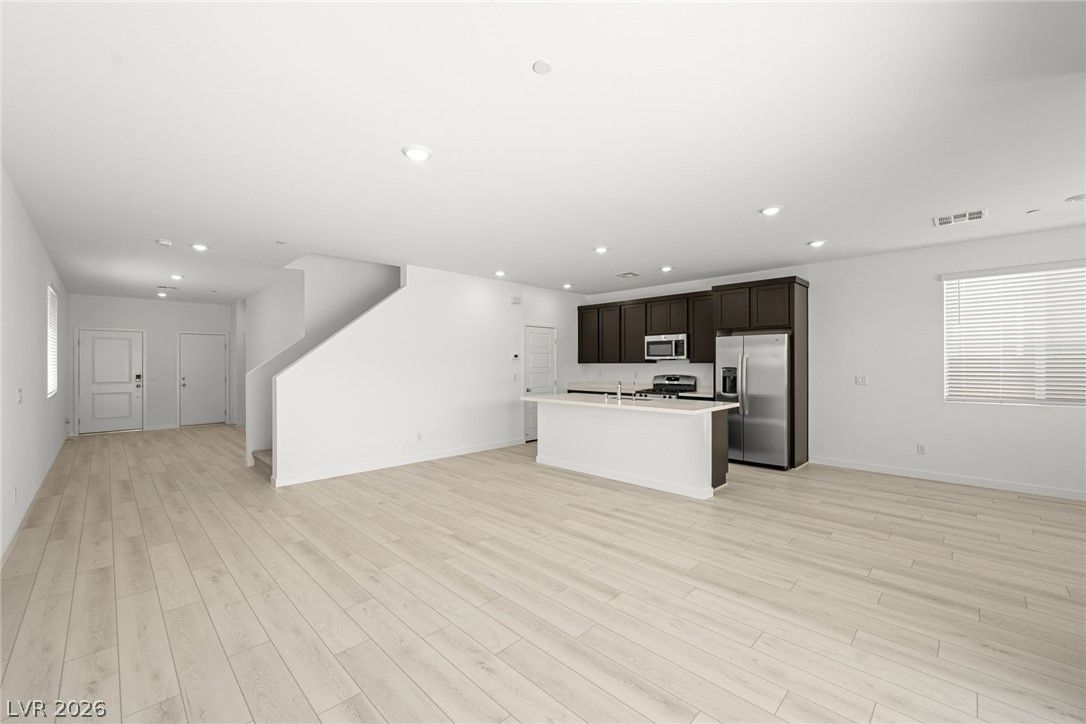 8172 Gusty Brook Street — photo 5 of 30