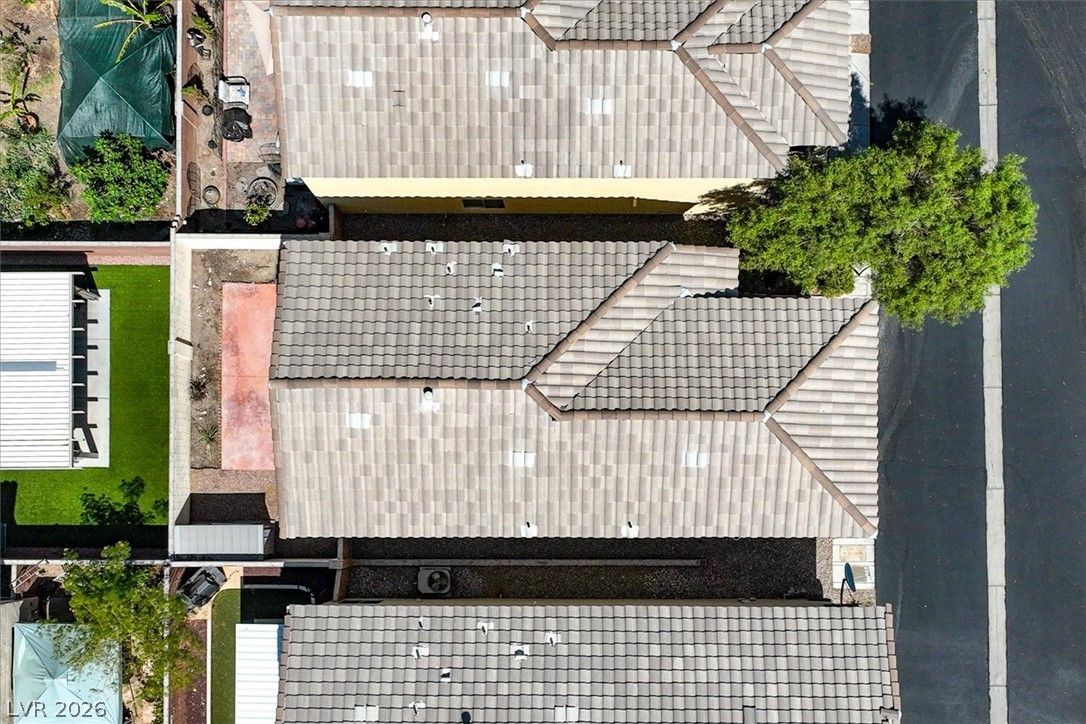 9754 Sandybuck Court — photo 2