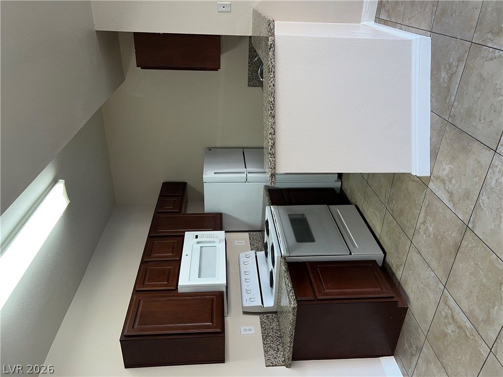 5154 South JONES Boulevard 103 — photo 3 of 8