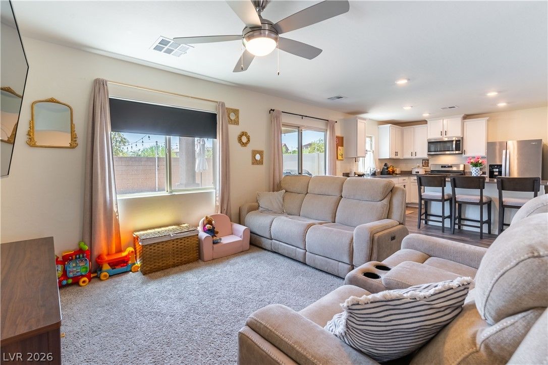 1589 Oro Grande Drive — photo 2