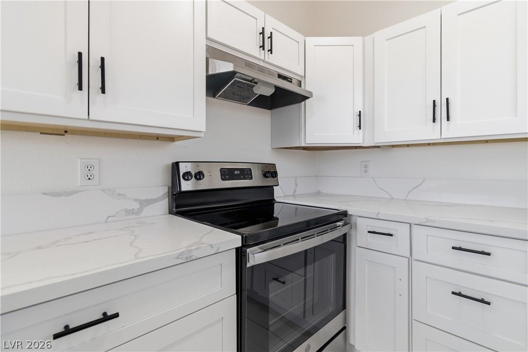 150 Metropolitan Drive — photo 4