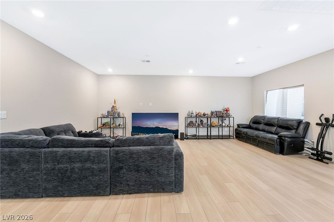 10201 Beckenham Hills Street — photo 5