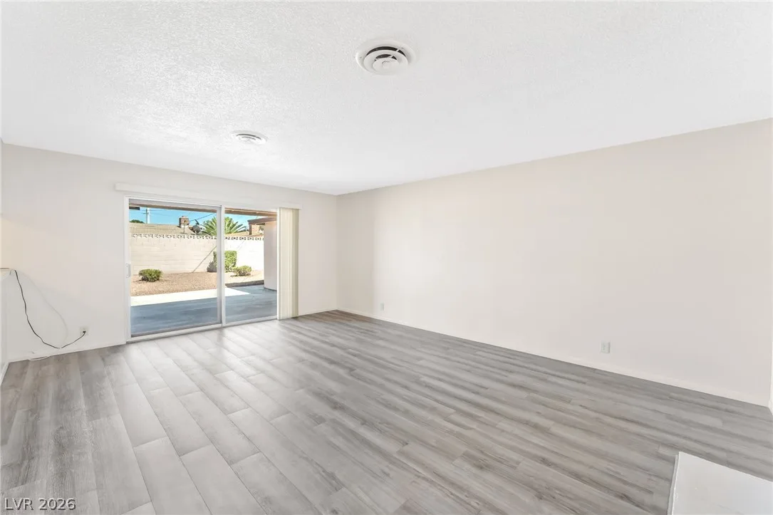 113 Rosemeade Street — photo 5