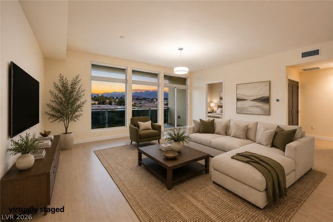 8925 West Flamingo Road 312 — photo 4 of 34