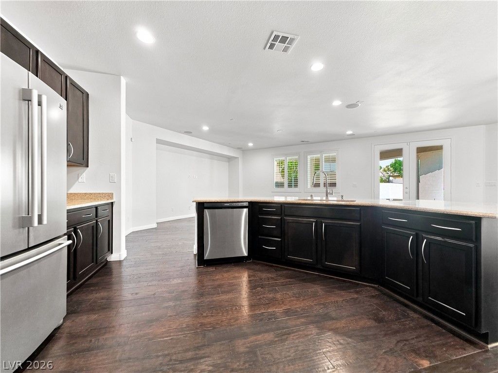 2064 Thames View Street — photo 3