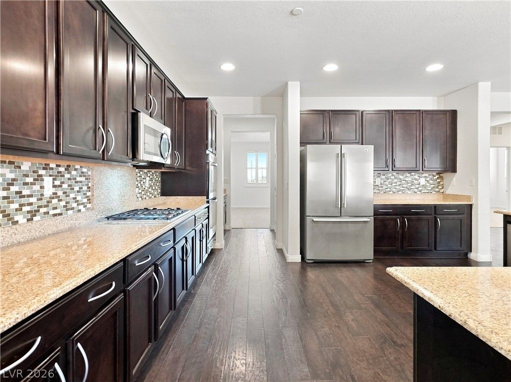 2064 Thames View Street — photo 5