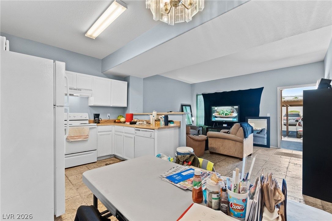 2060 Rancho Lake Drive 103 — photo 5 of 25