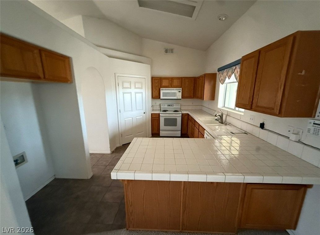 2190 Xenia Avenue — photo 3