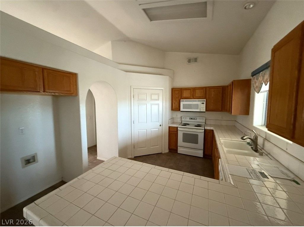 2190 Xenia Avenue — photo 5