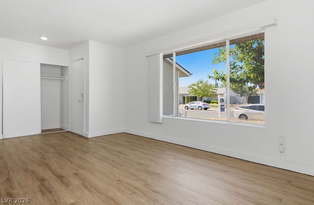 3205 Mary Ann Avenue — photo 5 of 26