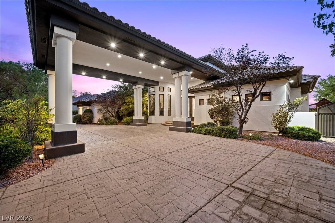 9708 Winter Palace Drive — photo 2