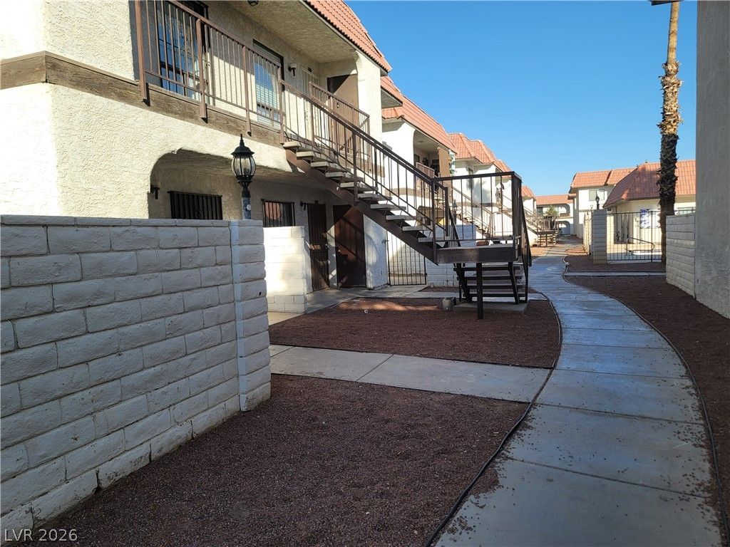 4300 LAMONT Street 232 — photo 2