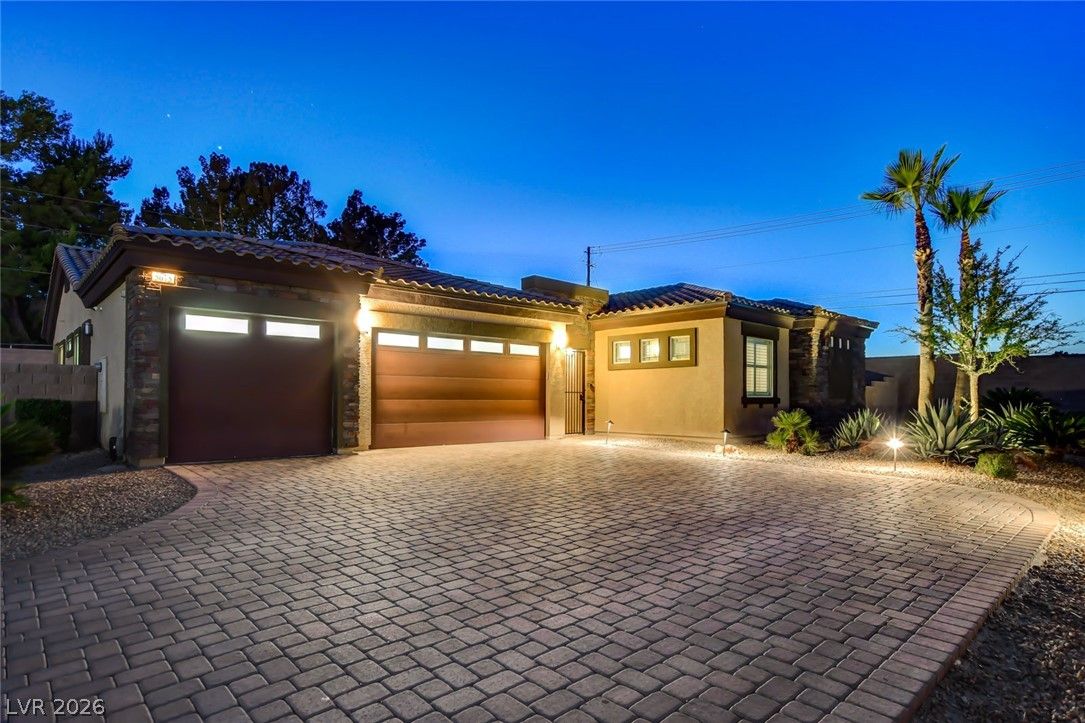 5675 Willow Canyon Street — photo 2