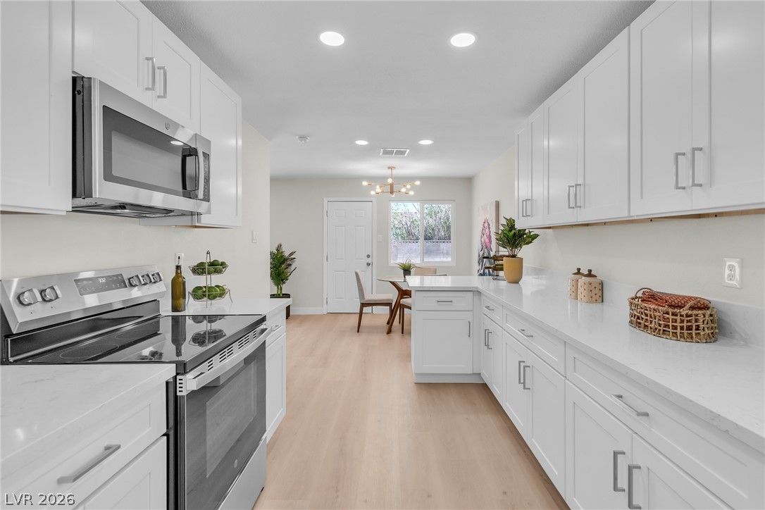3012 Burton Avenue — photo 3 of 35