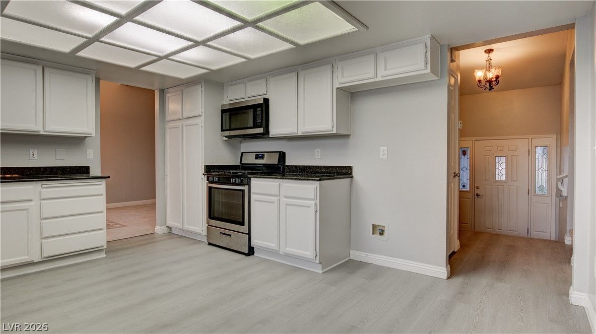 8640 Blissville Avenue — photo 3 of 38