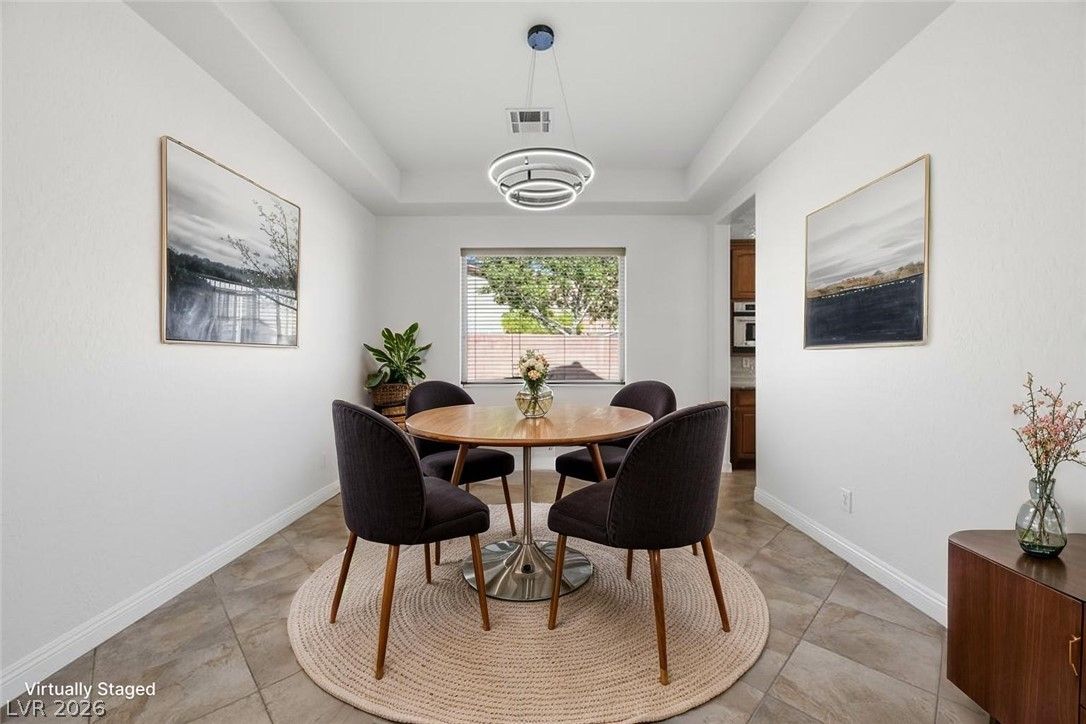 2125 De Rouge Avenue — photo 3
