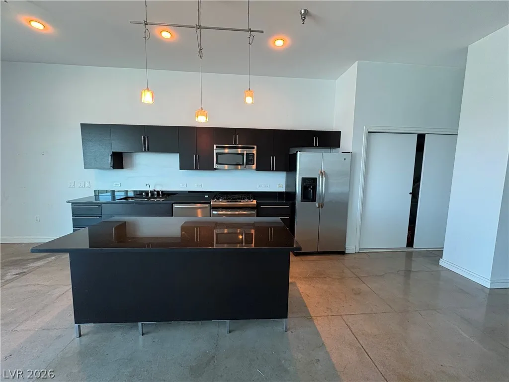 200 HOOVER Avenue 1010 — photo 5
