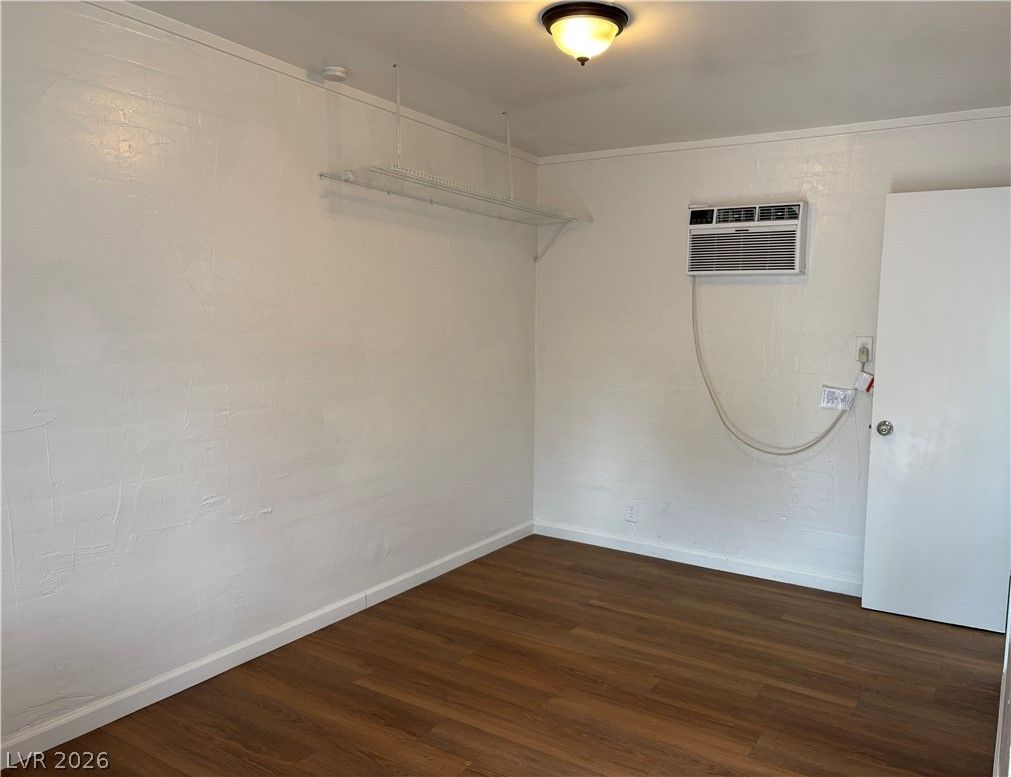 2125 Elm Avenue 2 — photo 2 of 6