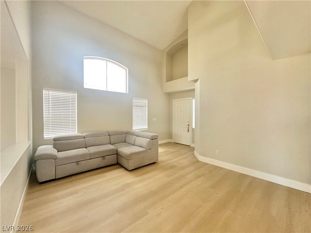 10512 White Heath Circle — photo 2