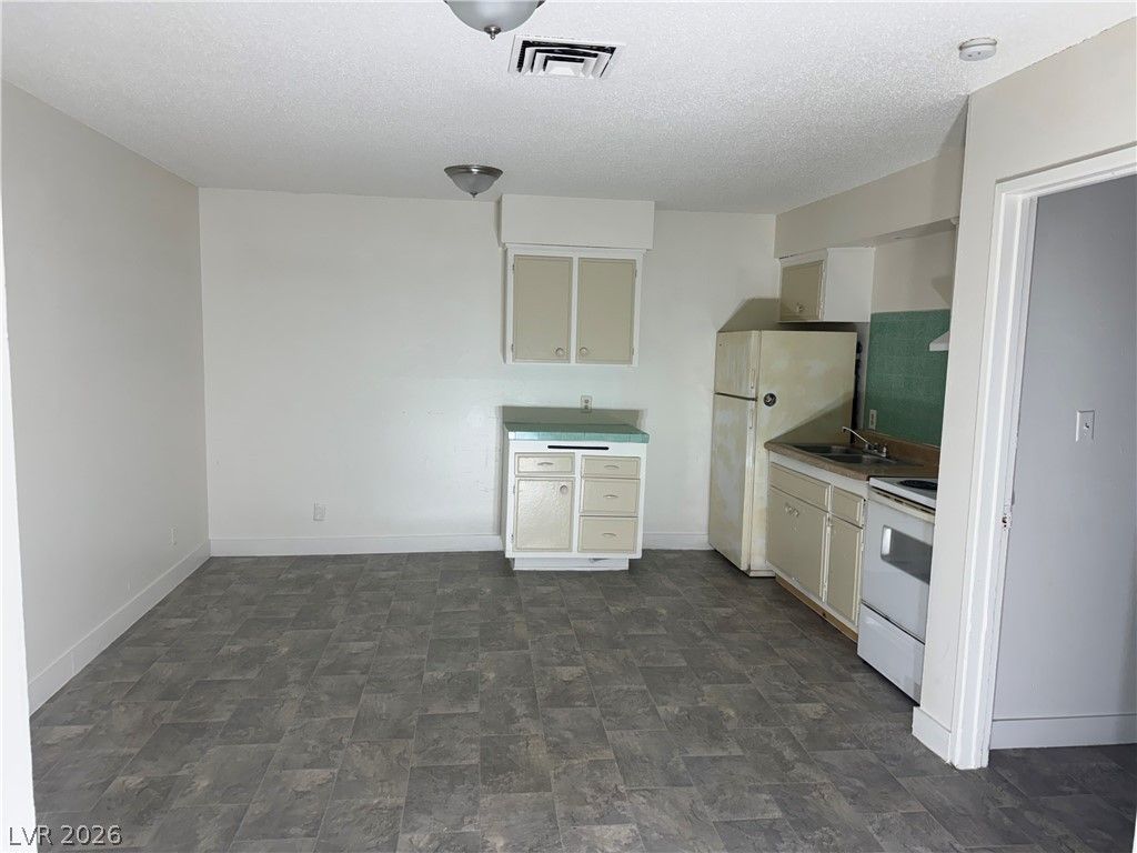 1808 Fairfield Avenue 2 — photo 2 of 10