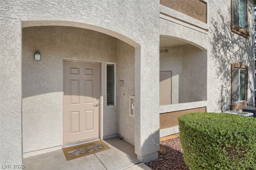 2305 West Horizon Ridge Parkway 3114 — photo 2
