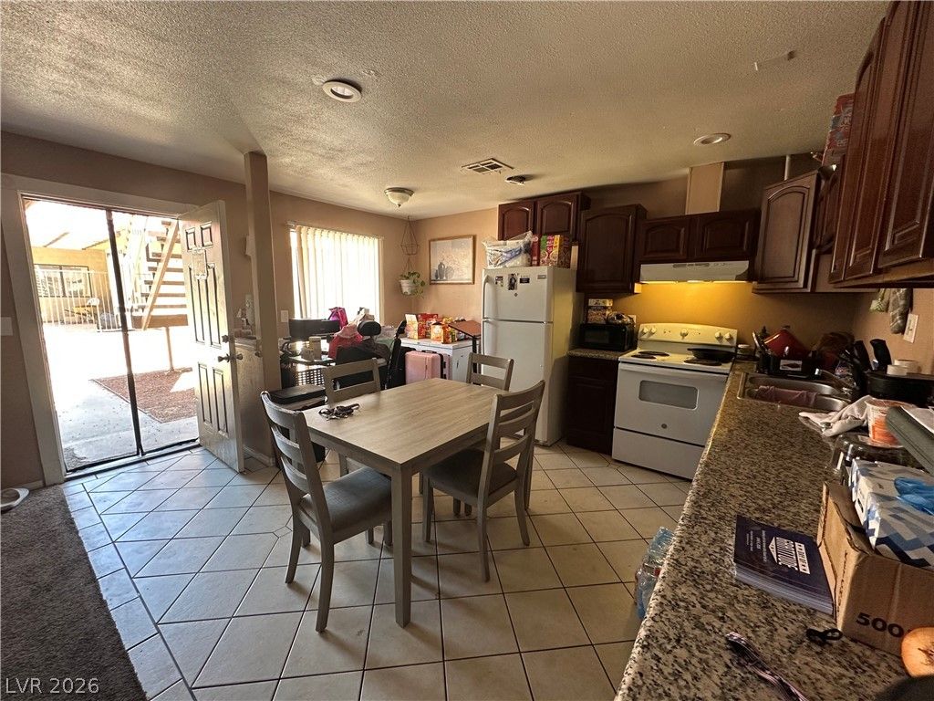 4300 North Lamont Street 282 — photo 5 of 10