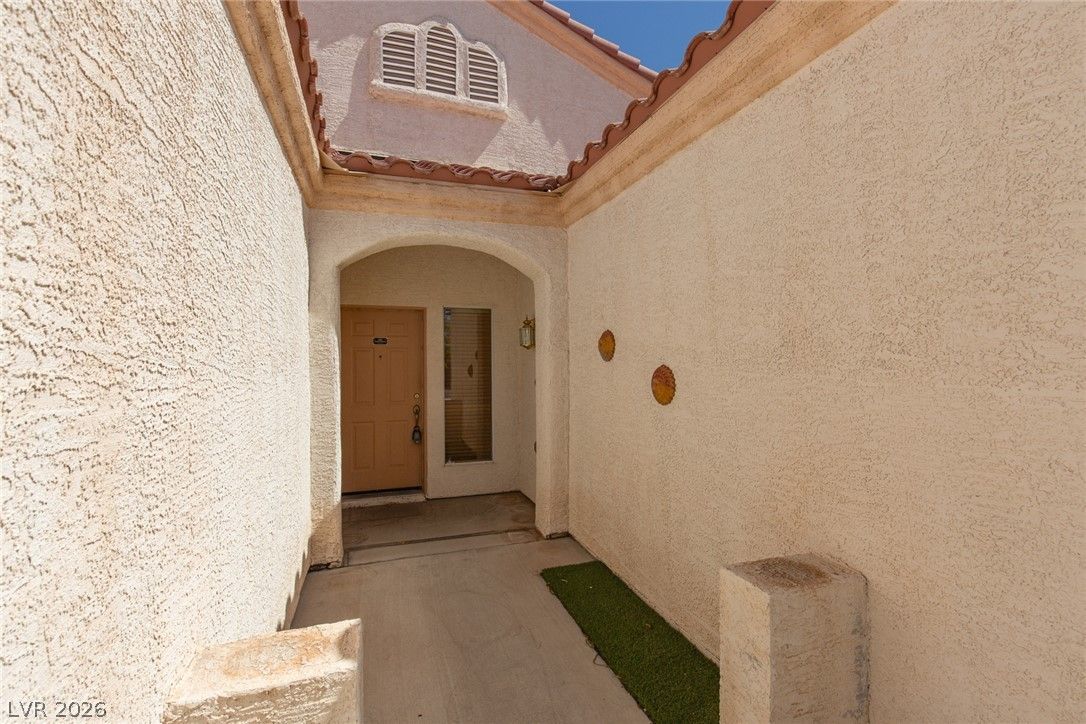 8108 PAINTED CLAY Avenue — photo 3
