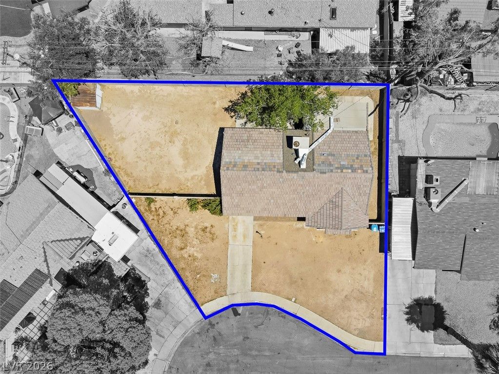 3560 Regents Circle — photo 1