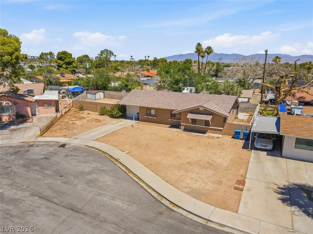 3560 Regents Circle — photo 3