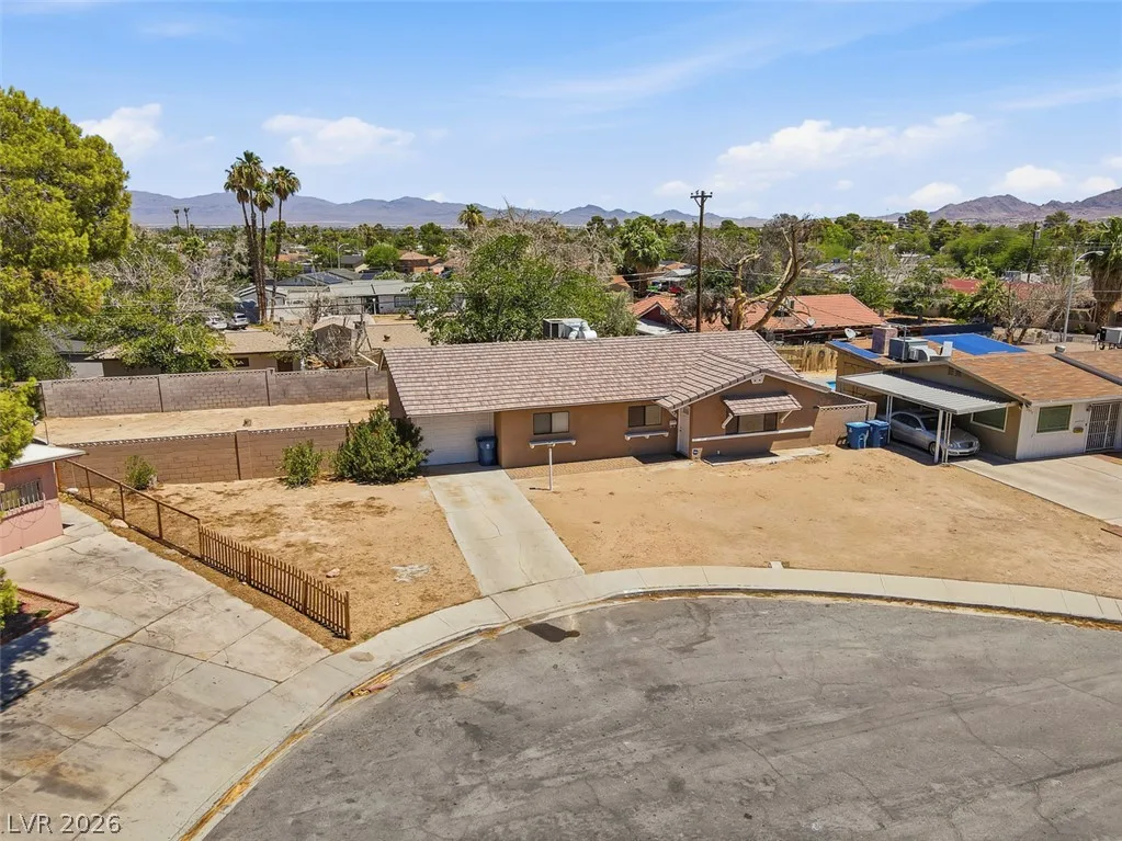 3560 Regents Circle — photo 4