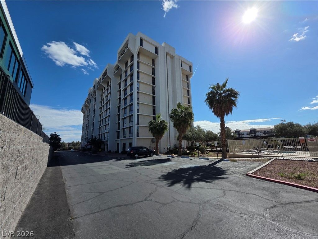3930 University Center Drive 102 — photo 2