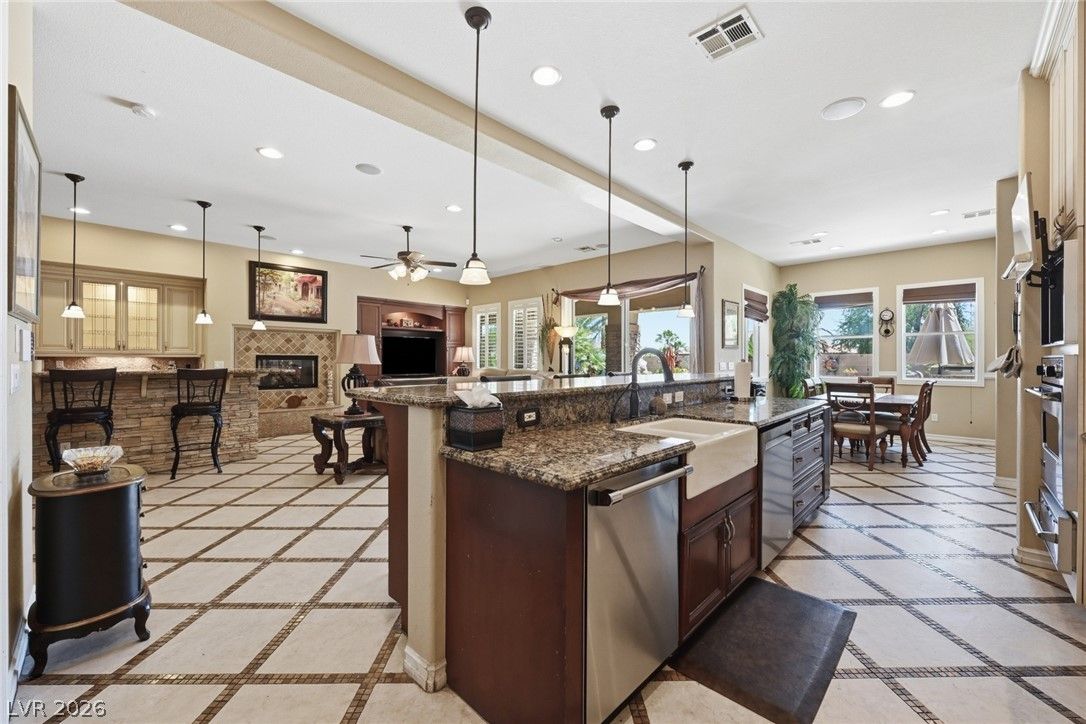 9759 Amador Ranch Avenue — photo 3
