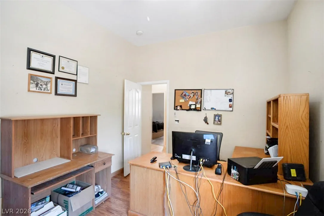 Photo 16