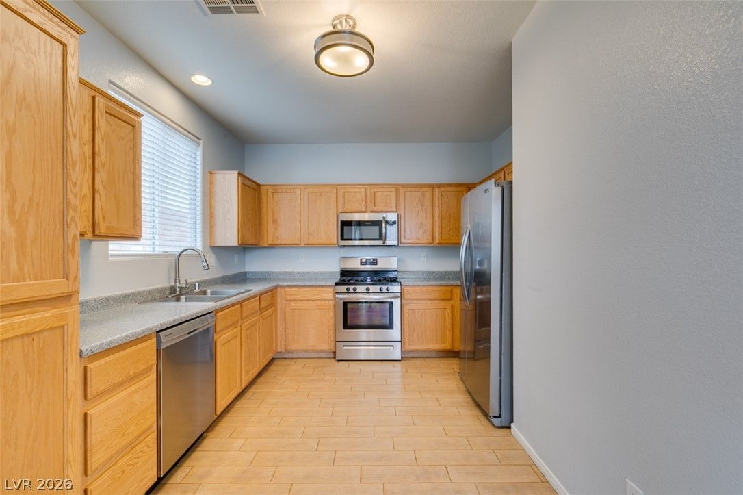 1137 Village Crossing Lane — photo 1