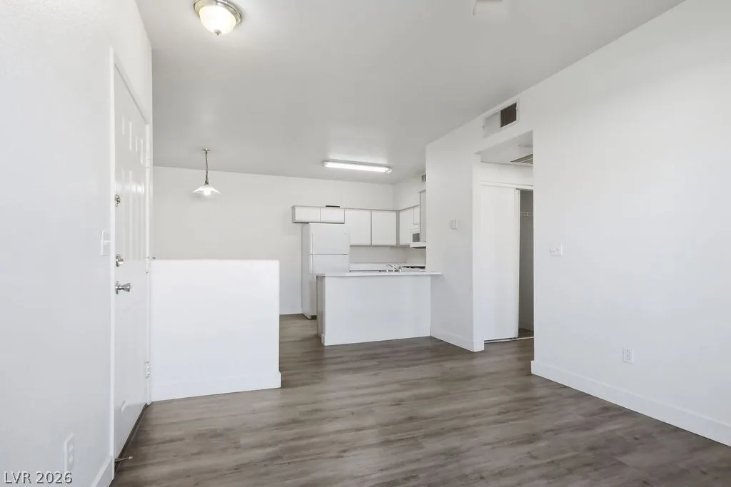 5751 Hacienda Avenue 288 — photo 4