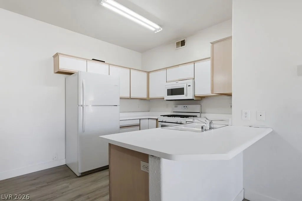 5751 Hacienda Avenue 288 — photo 5