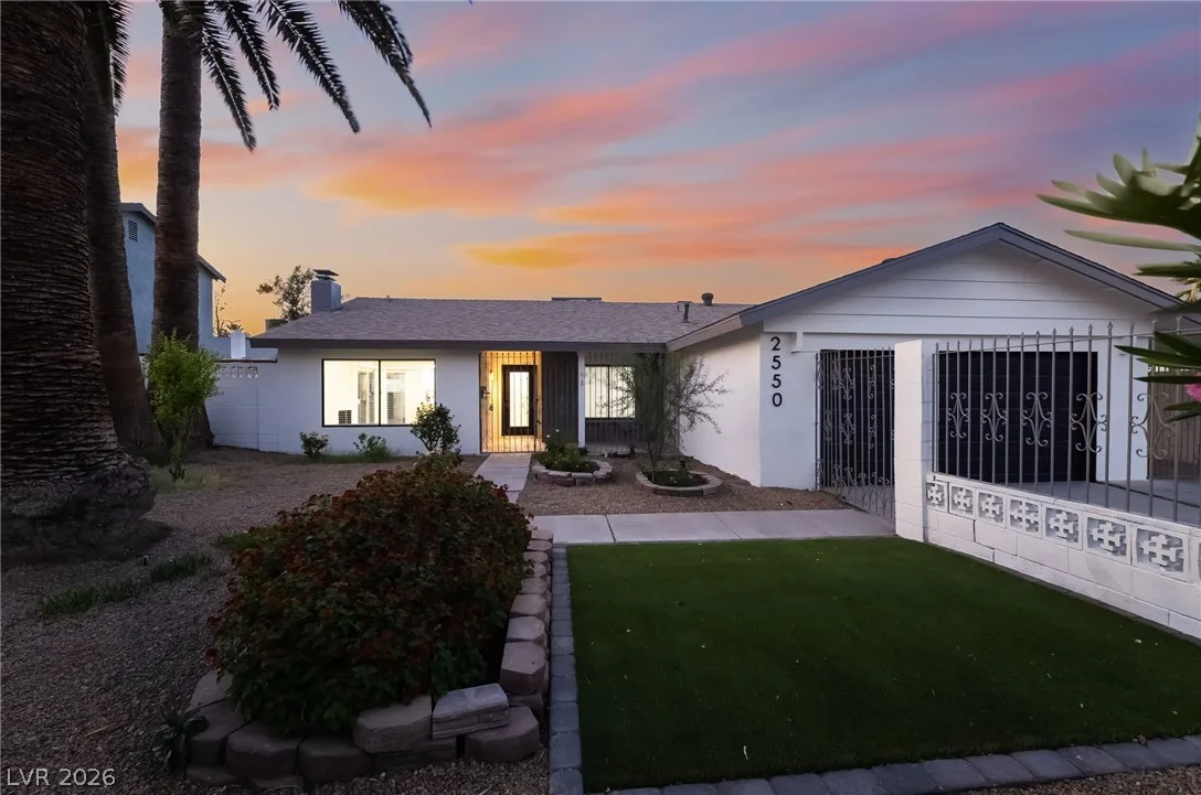 2550 Vegas Valley Drive — photo 2