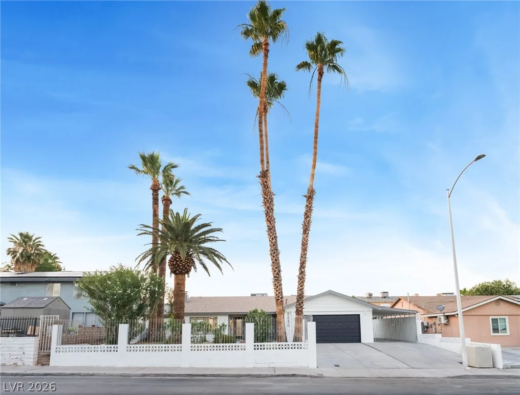 2550 Vegas Valley Drive — photo 3