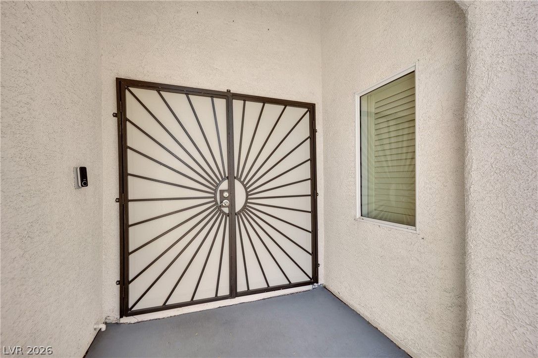 8954 Frasure Falls Avenue — photo 4 of 39