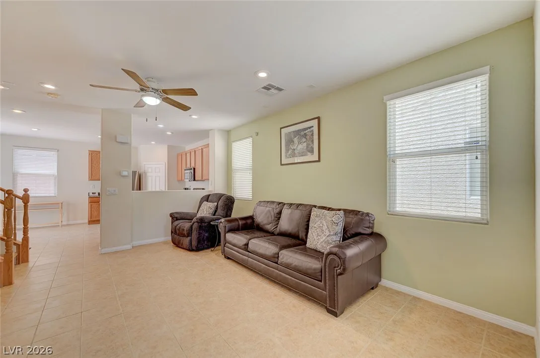 83 Japonica Avenue — photo 3
