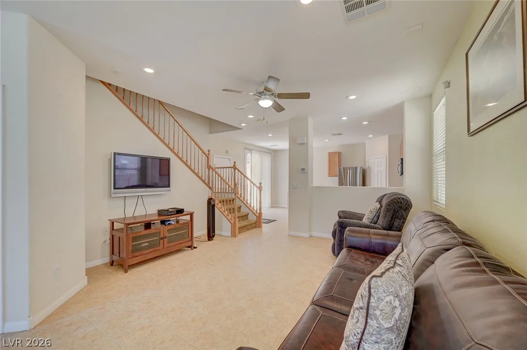 83 Japonica Avenue — photo 4