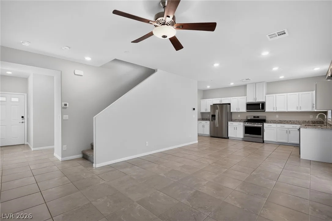371 Scarlet Pine Court — photo 2