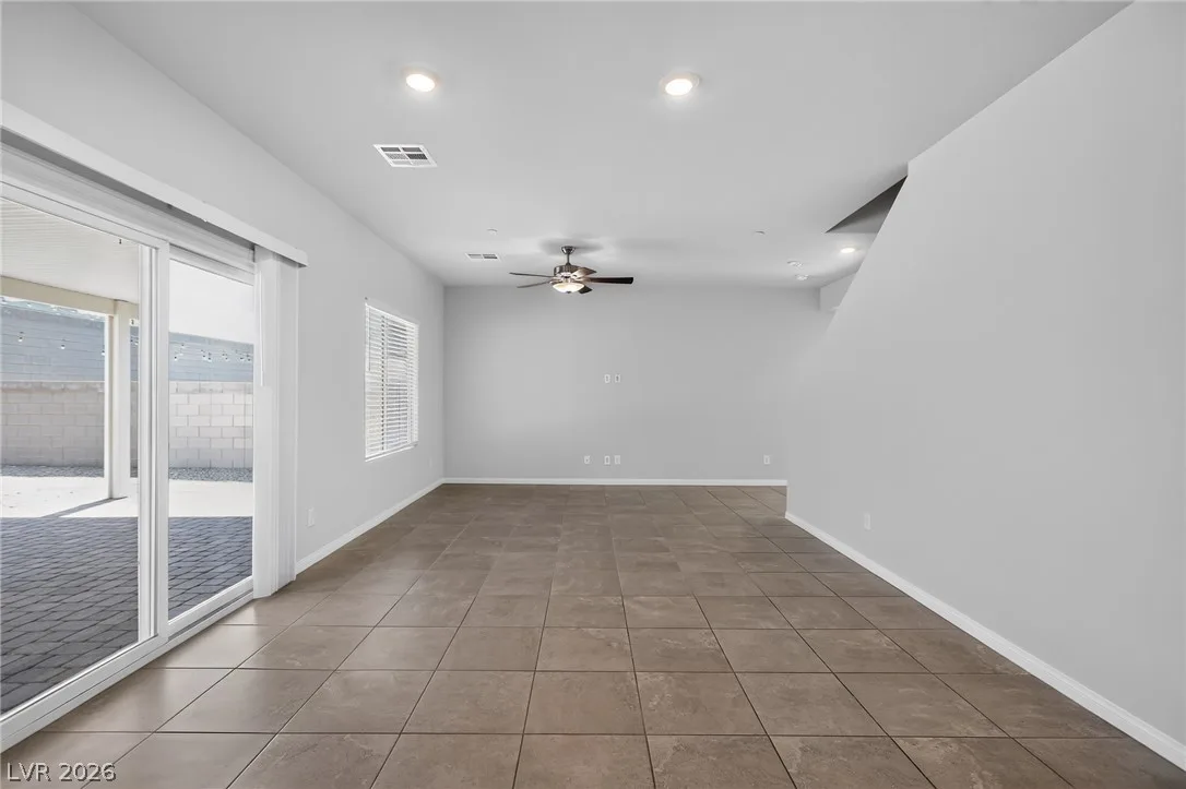 371 Scarlet Pine Court — photo 4