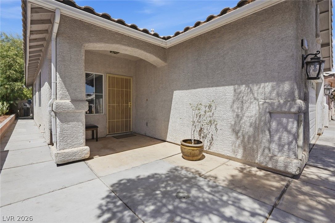 5904 Hickory Nut Avenue — photo 4